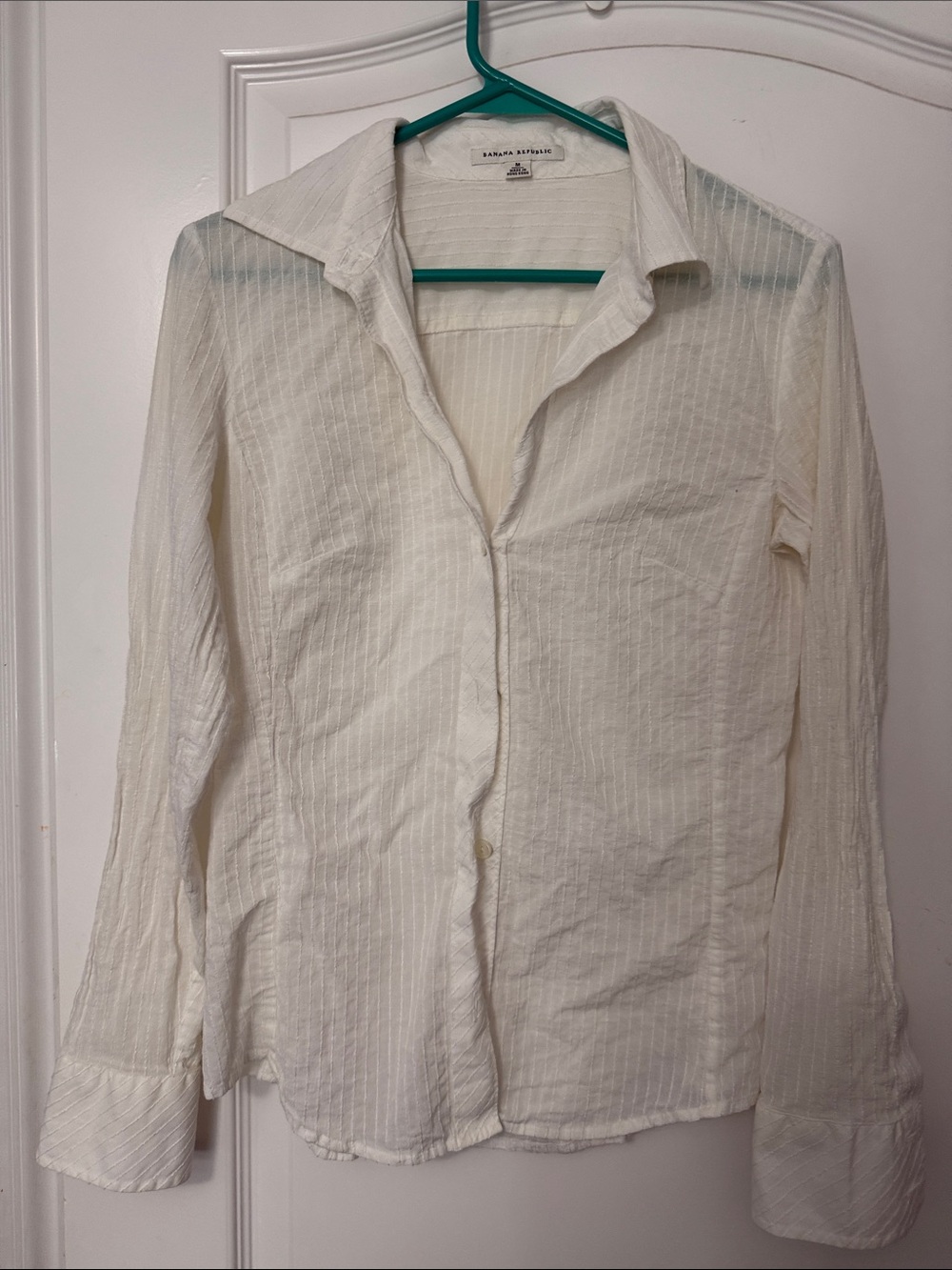 Banana Republic Cream Lightweight Women's Button-Up Blouse